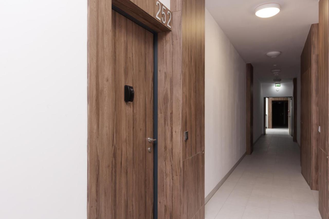 Apartments Business Center Wola Ordona By Renters Varsóvia Exterior foto